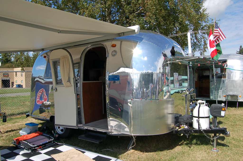 1965AirstreamCaravel.jpg